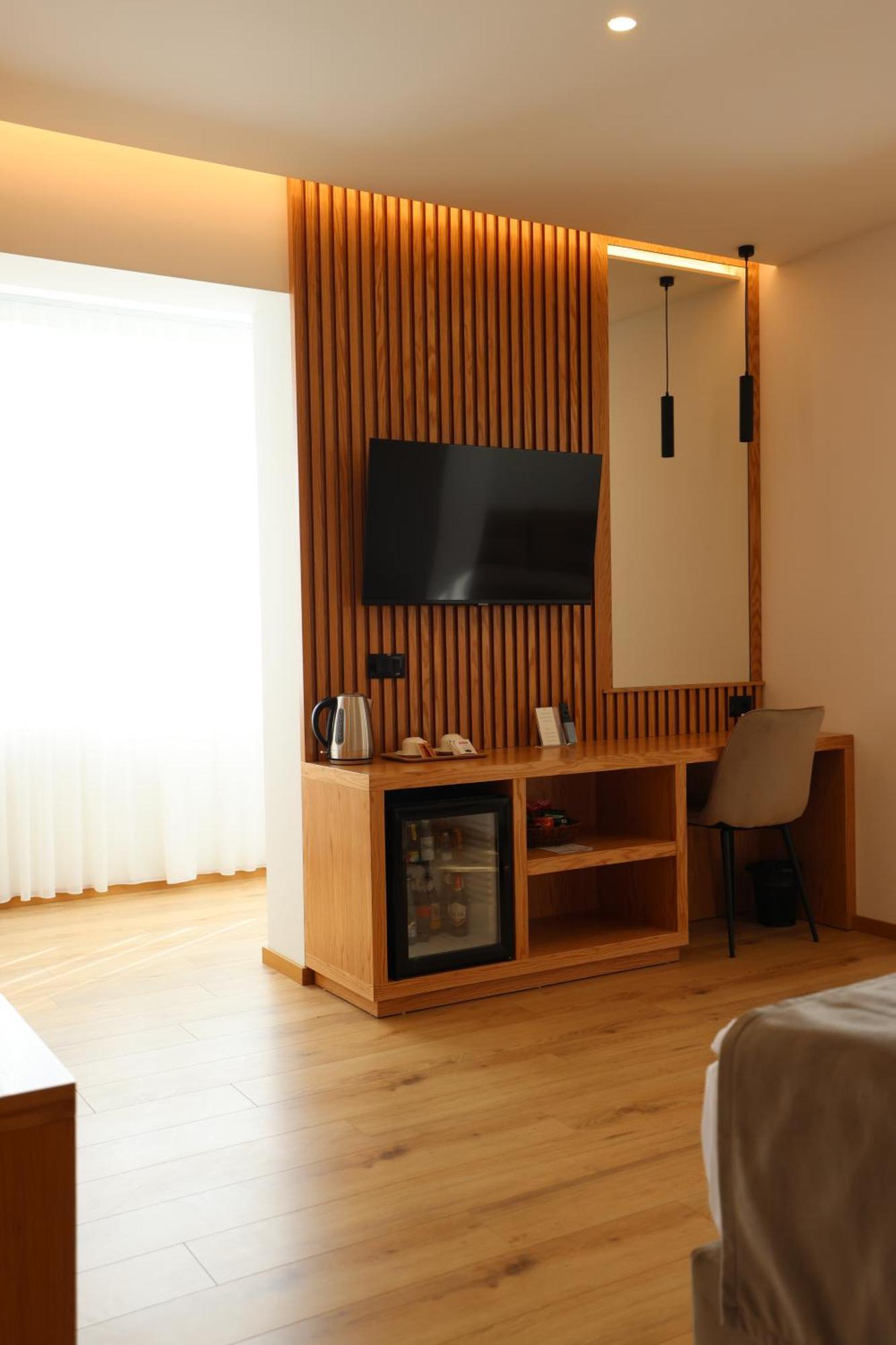 Sibb Hotel Tirana Exteriör bild