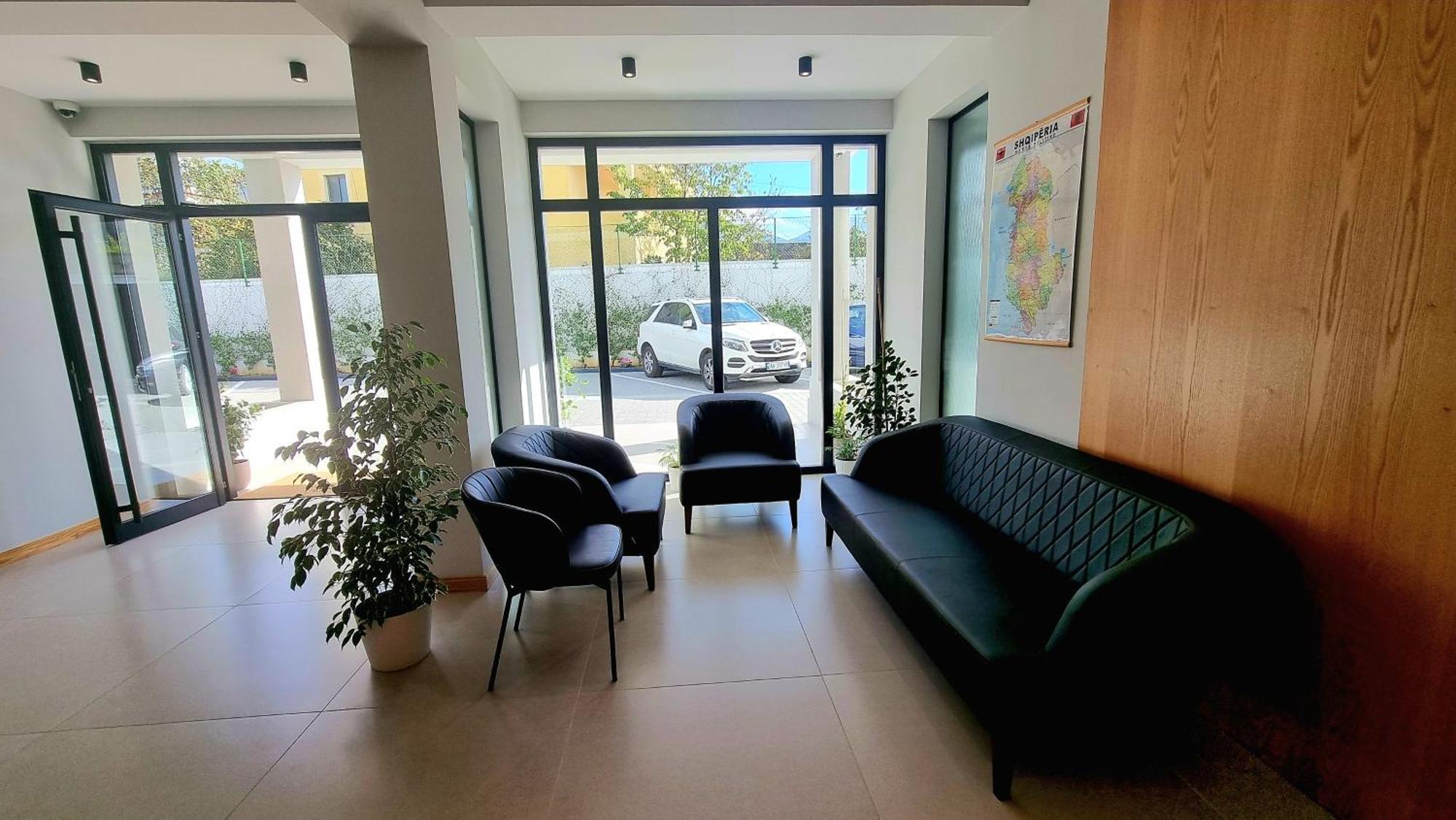 Sibb Hotel Tirana Exteriör bild