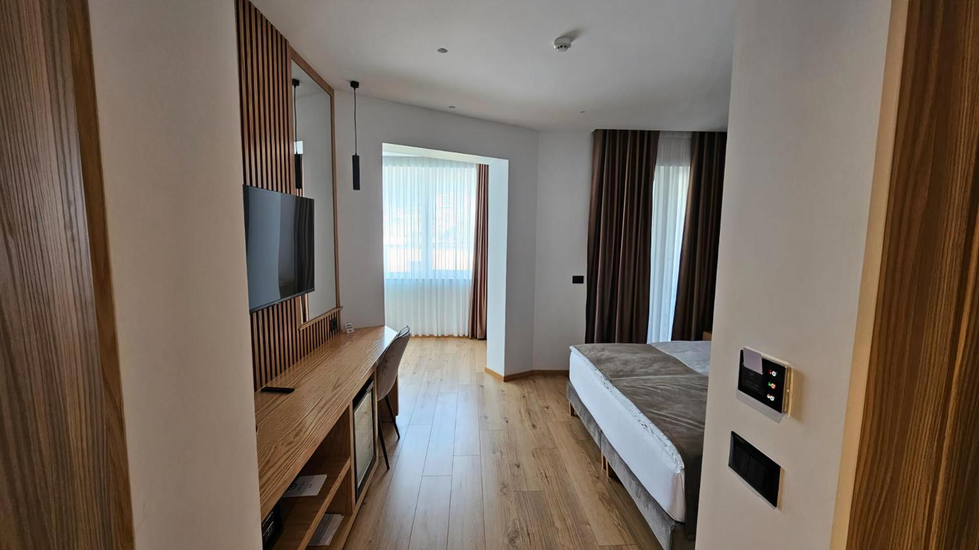 Sibb Hotel Tirana Exteriör bild